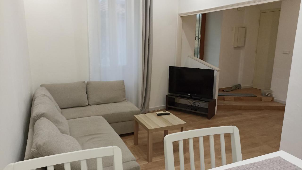 Studio Neuf Climatise Avec Terrasse #4 툴롱 외부 사진