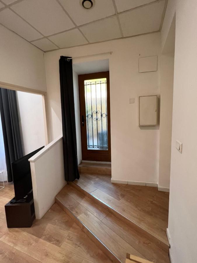 Studio Neuf Climatise Avec Terrasse #4 툴롱 외부 사진