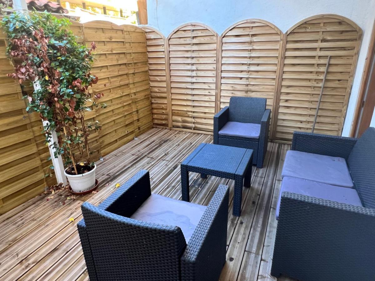 Studio Neuf Climatise Avec Terrasse #4 툴롱 외부 사진
